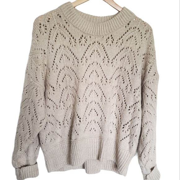 Sweaters - 5 for $25 creme knit sweater